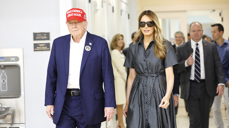 Donald et Melania Trump quittant un bureau de vote