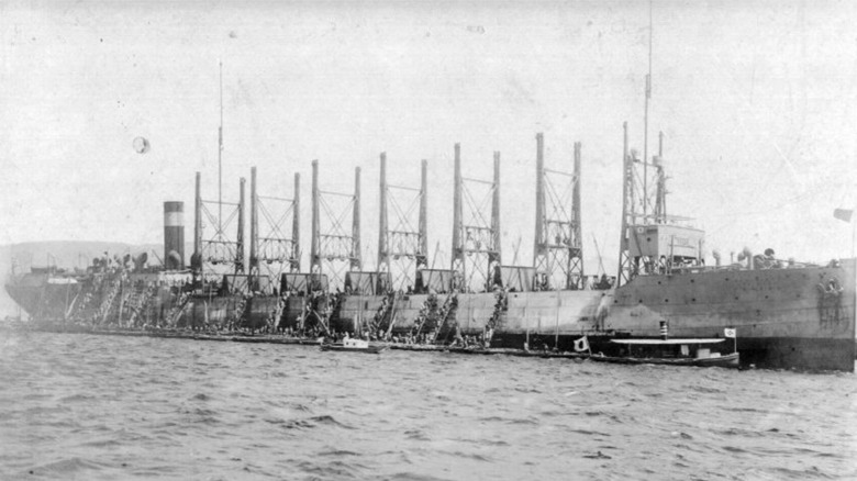 AC-10 collier Nereus en port, 1916