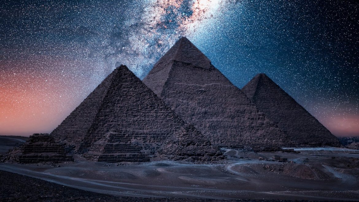 Ce qui se cache sous les pyramides d'Égypte