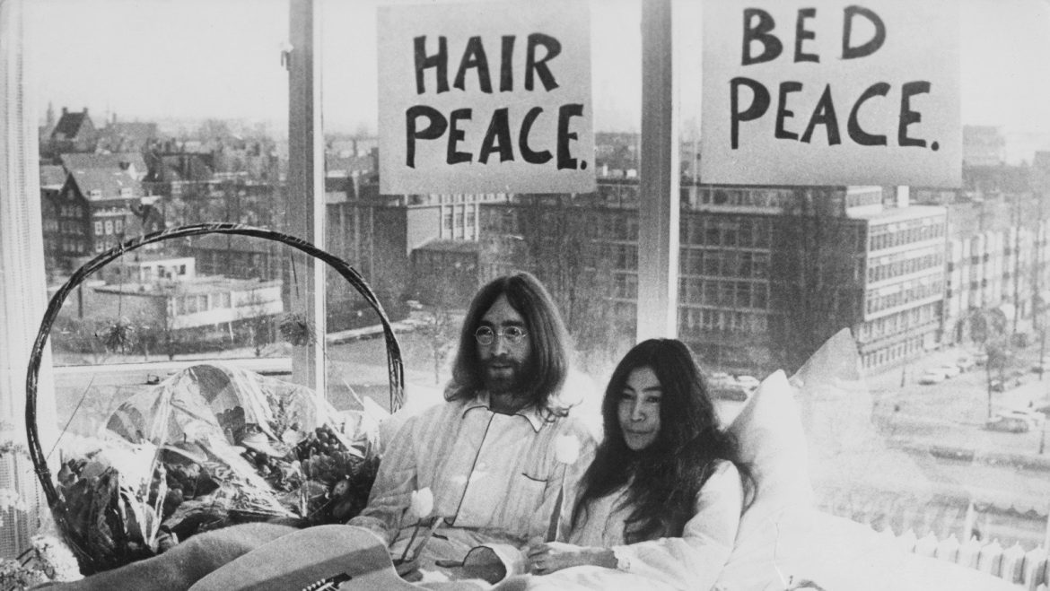 La relation tumultueuse de Yoko Ono avec les Beatles