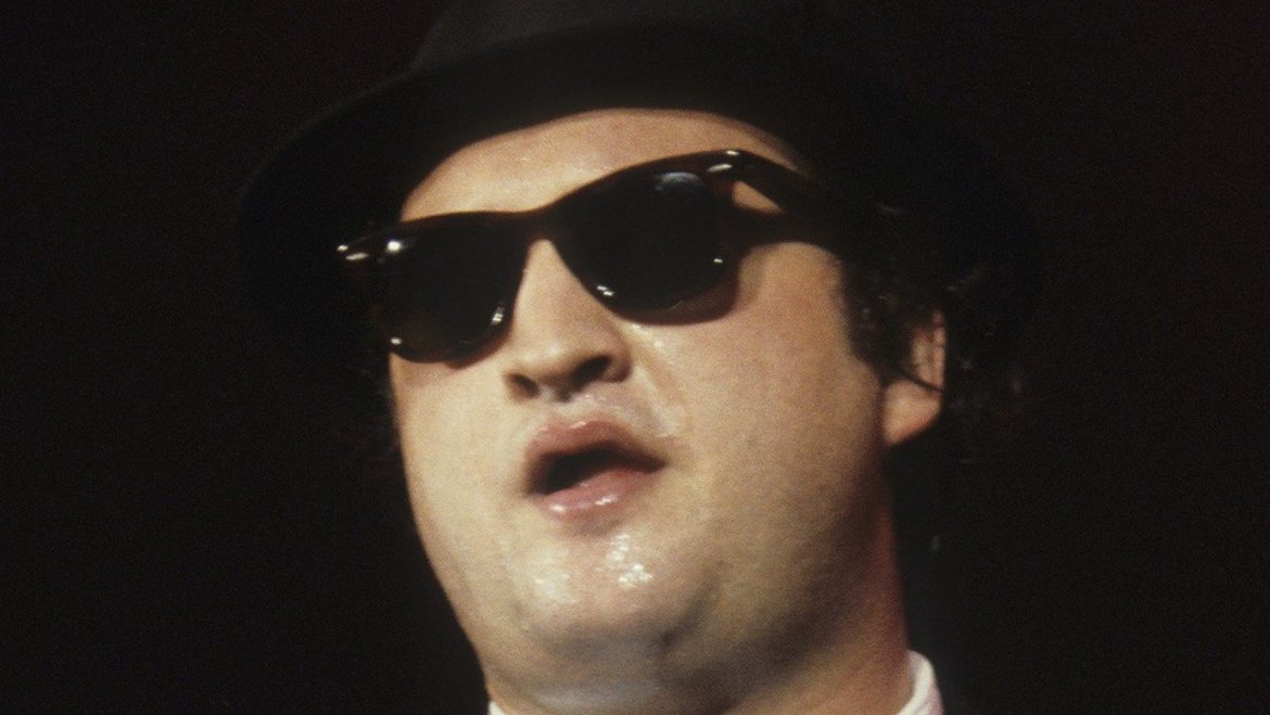 Qui a hérité de l'argent de John Belushi après sa mort ?
