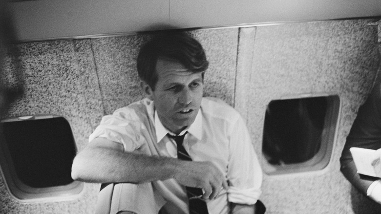 Bobby Kennedy sur un avion