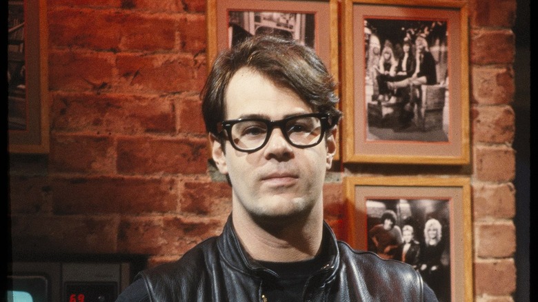 Dan Aykroyd sur le plateau de MTV Music Television NYC