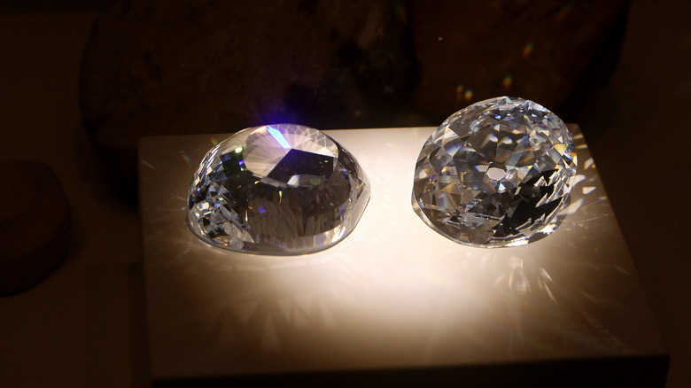 Répliques du Diamant Kohinoor