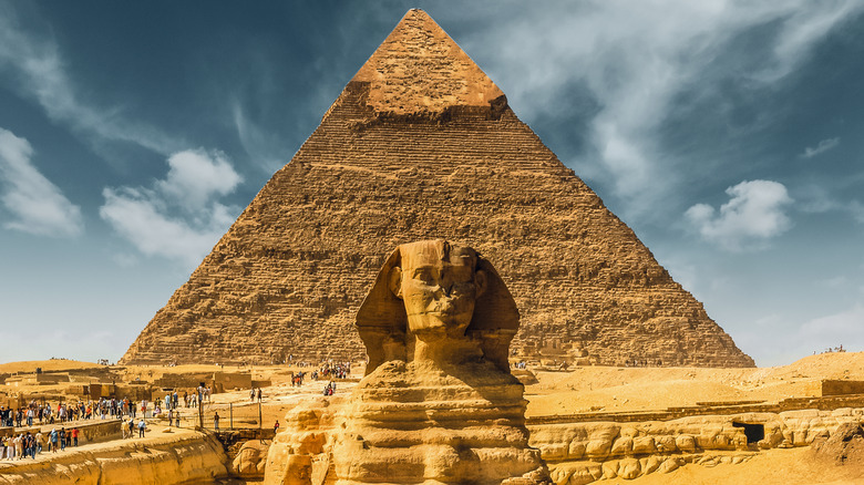 Le Sphinx et pyramides