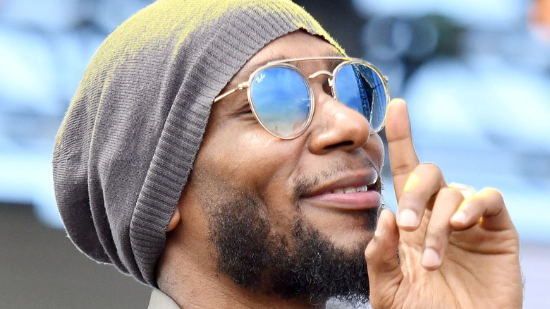 Mos Def en lunettes de soleil