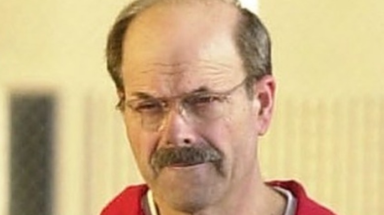 Dennis Rader escorté vers la prison