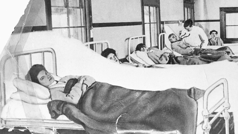 Typhoid Mary Mallon allongée dans un lit d'hôpital