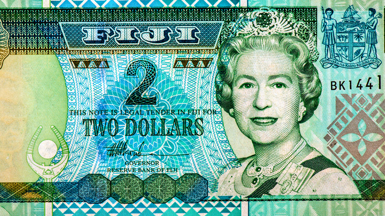 Portrait de la Reine Elizabeth sur les billets de la banque de Fidji