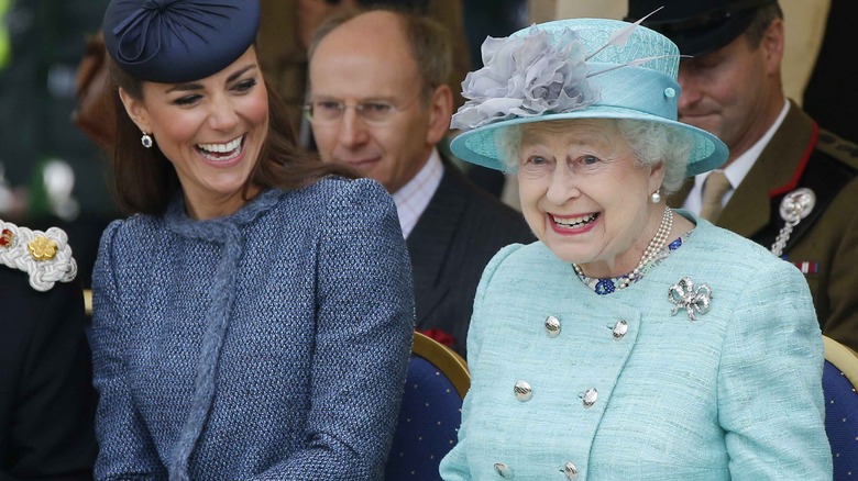 Reine Elizabeth avec la Duchesse Catherine