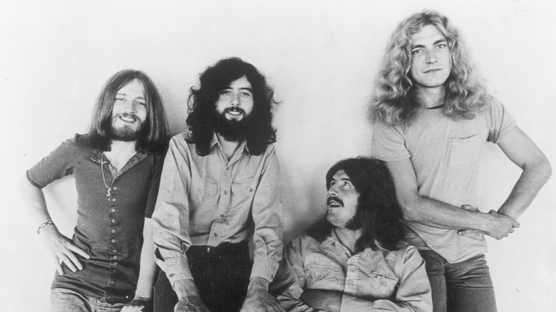 Led Zeppelin posant pour une photo en 1970