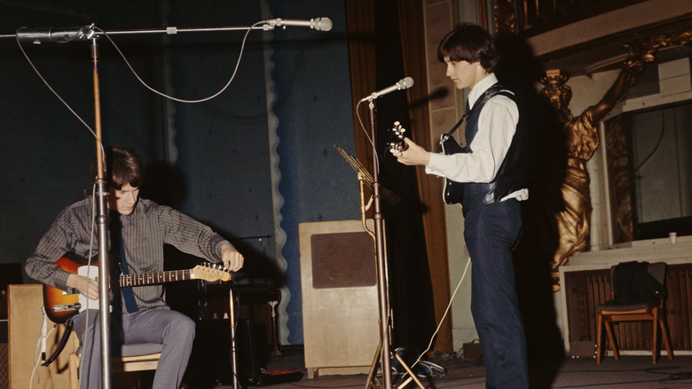 Ray et Dave Davies en 1964