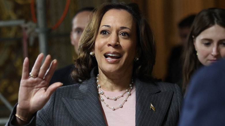 Kamala Harris votant pour briser l'égalité au Sénat