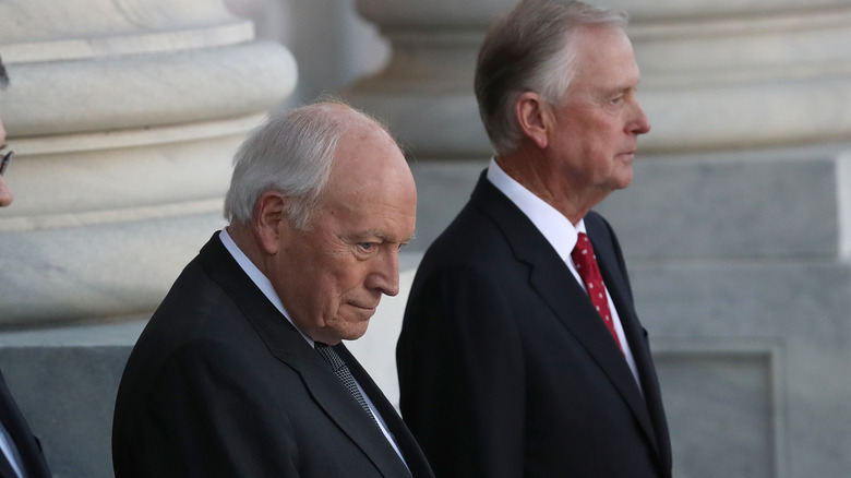 Dick Cheney et Dan Quayle lors d'obsèques d'État