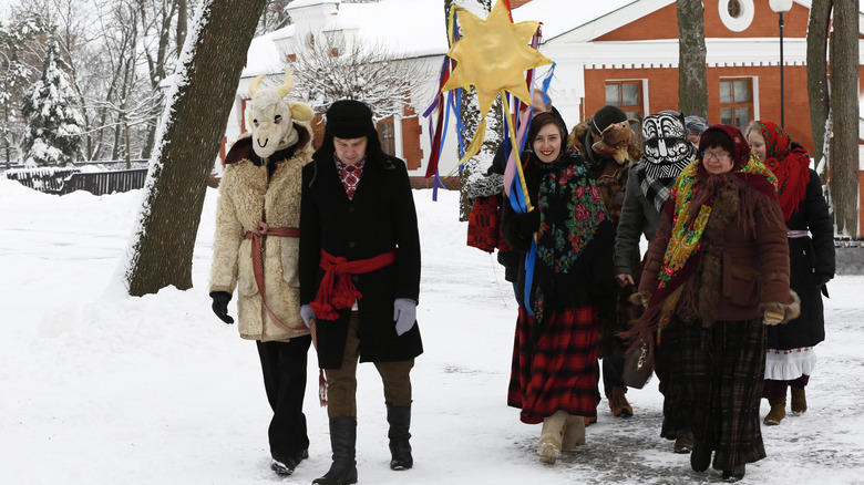 Procession du solstice en Russie