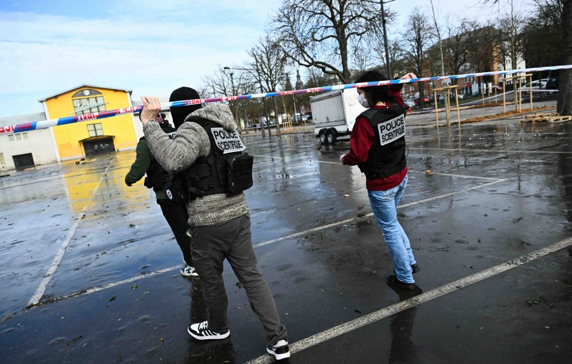 Attentat à Mulhouse : Peur et choc après l'attaque au couteau