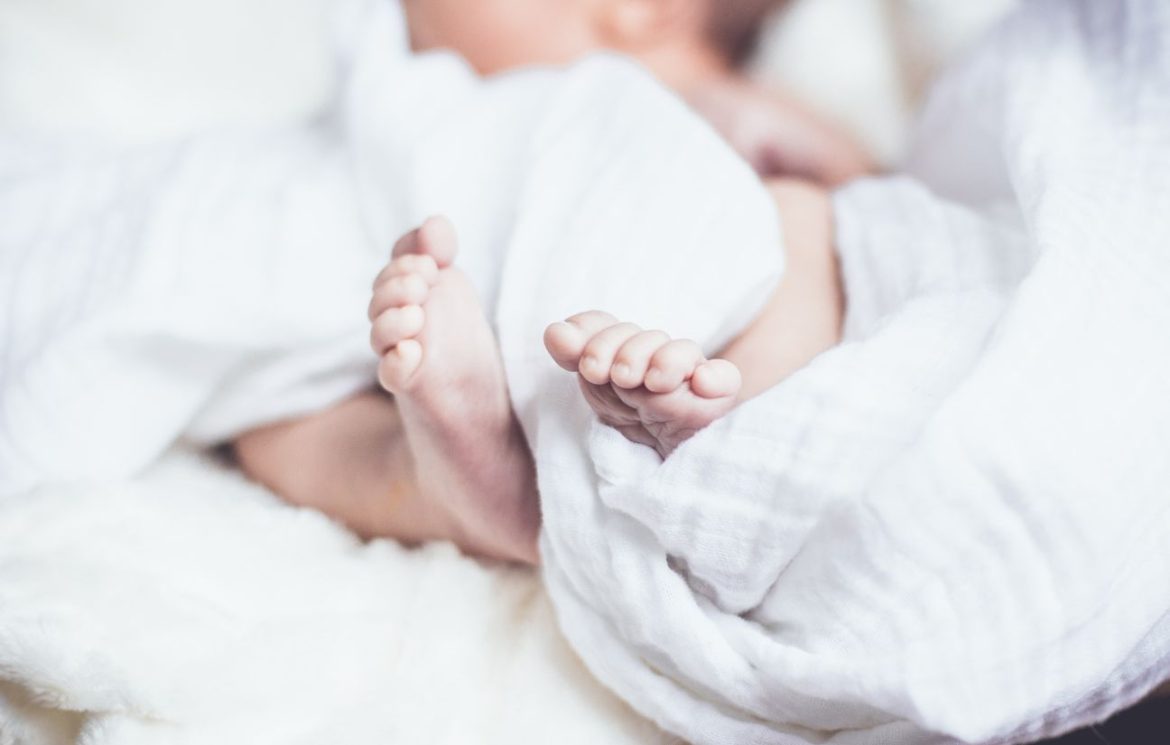 Erreur de FIV aux États-Unis : Un bébé égaré doit être restitué