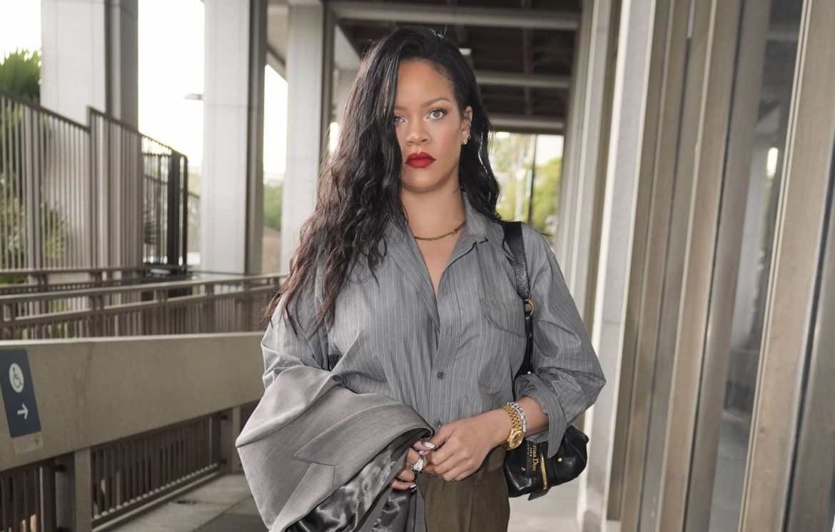 Rihanna parle de maternité et nouveaux projets dans une rare interview