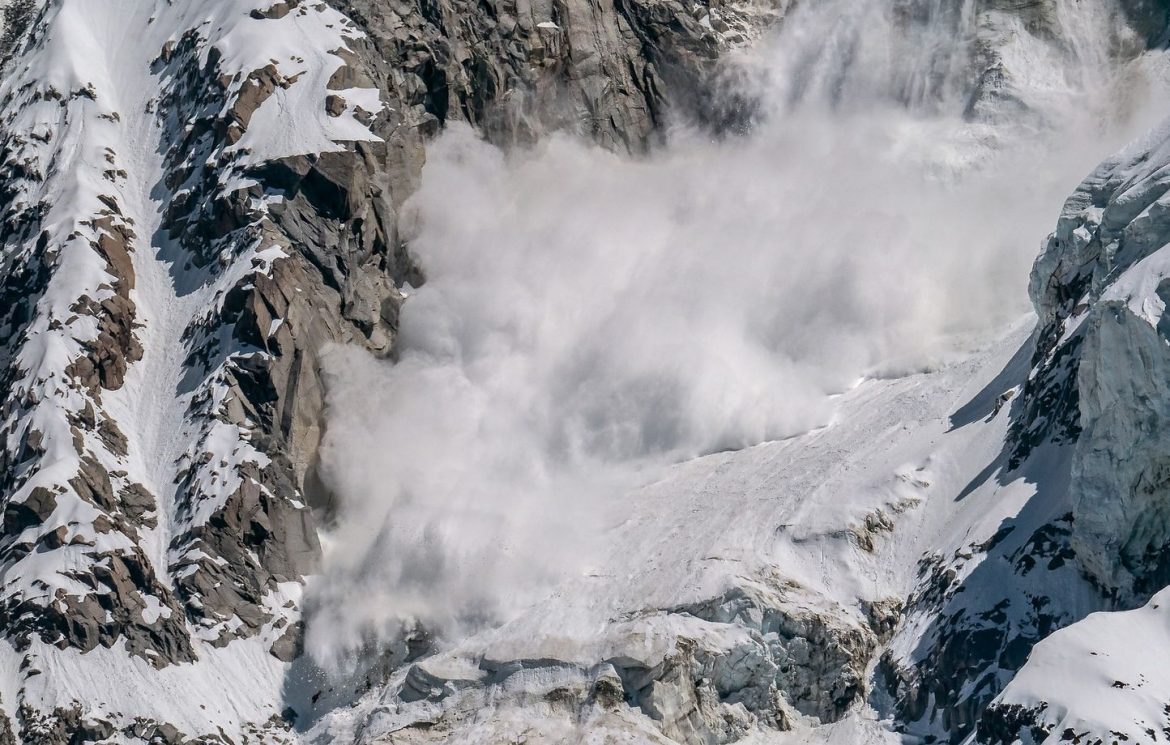 Avalanche mortelle en Savoie : le préfet appelle à la prudence