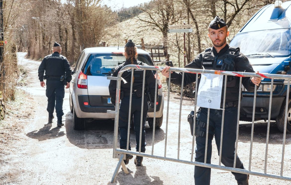 Garde à vue des proches d’Emile : Homicide et recel au cœur de l’enquête