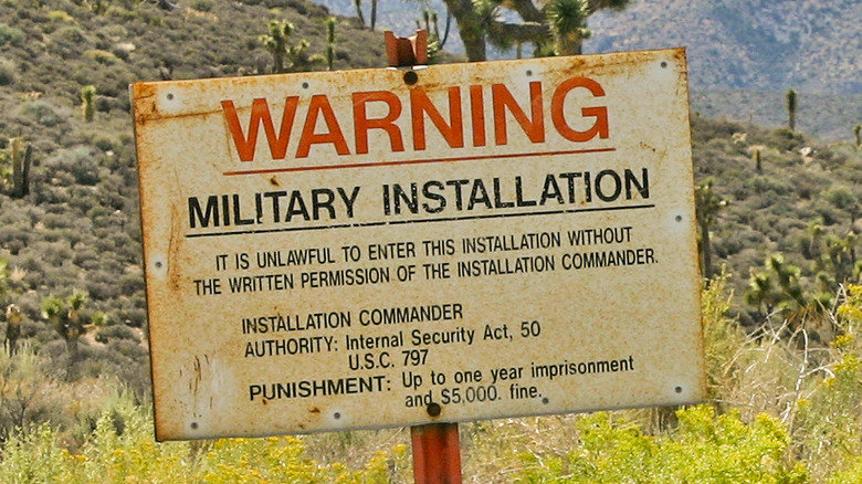 Panneaux à l'entrée de la Zone 51, Groom Lake, Nevada