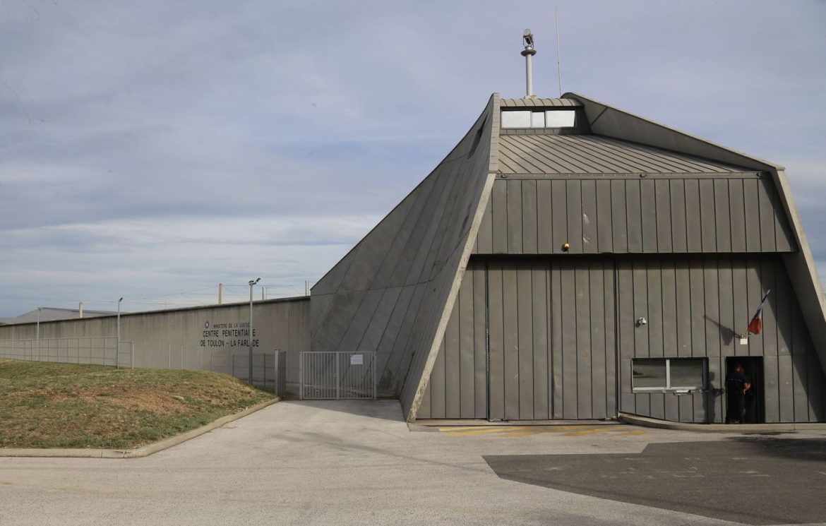 Attaques coordonnées sur des prisons en France : le point