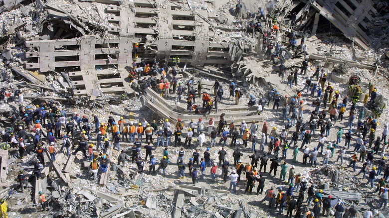 Premiers secours rassemblés à Ground Zero