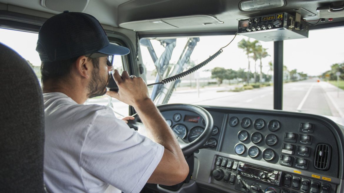 Pourquoi les camionneurs disent-ils 10-4 ?