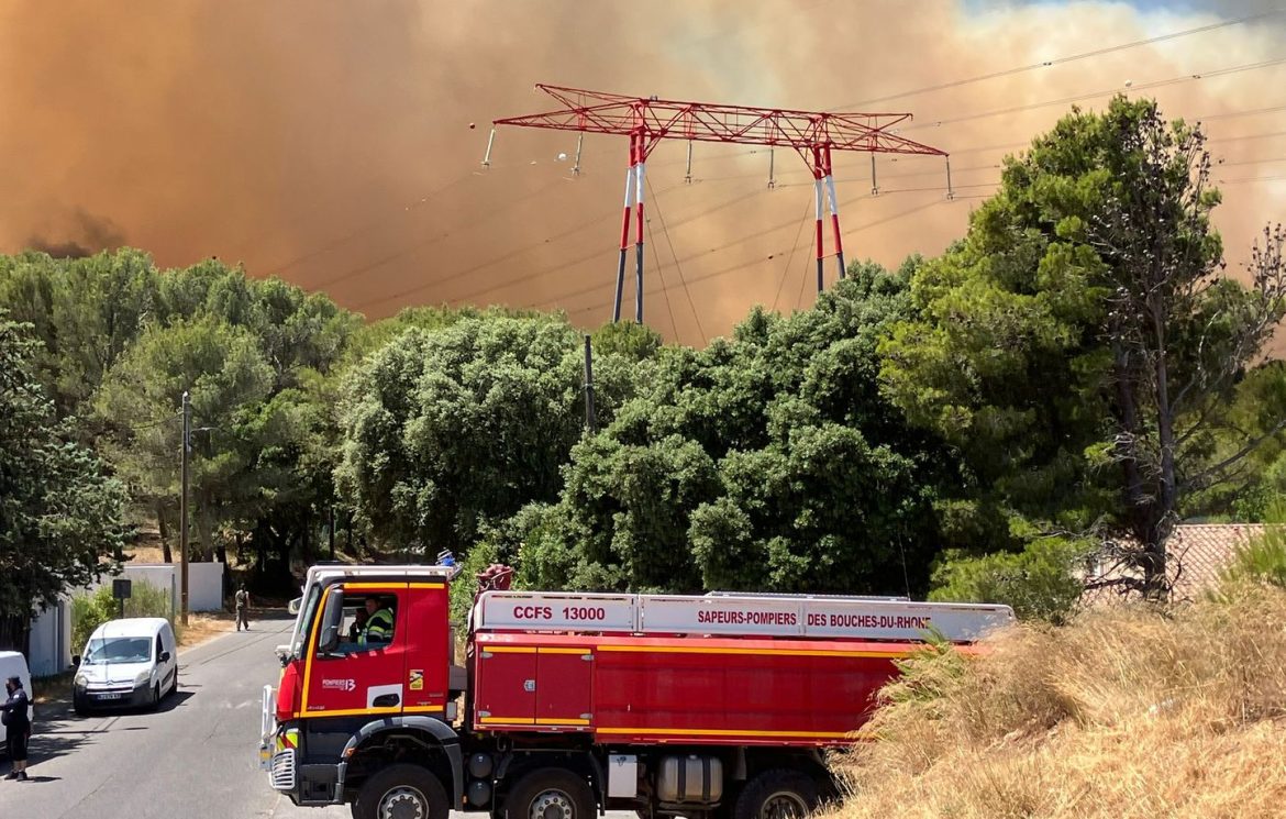 Incendie catastrophique aux portes de Marseille : évacuations en cours
