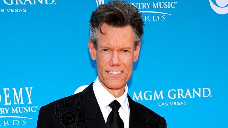La Tragique Histoire de Randy Travis : Un Voyage Émotionnel