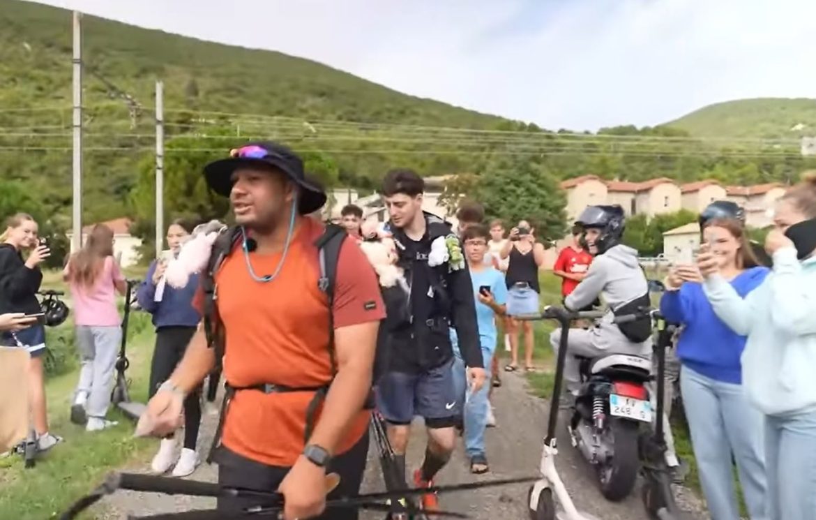 Streamers Byilhan et Nico : Aventure à pied à travers la France