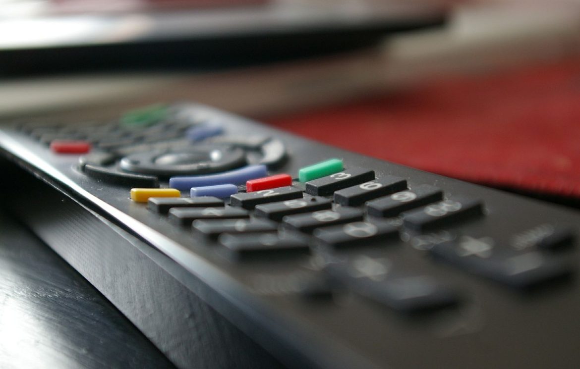 Un ancien champion de Countdown poignarde son rival au Royaume-Uni