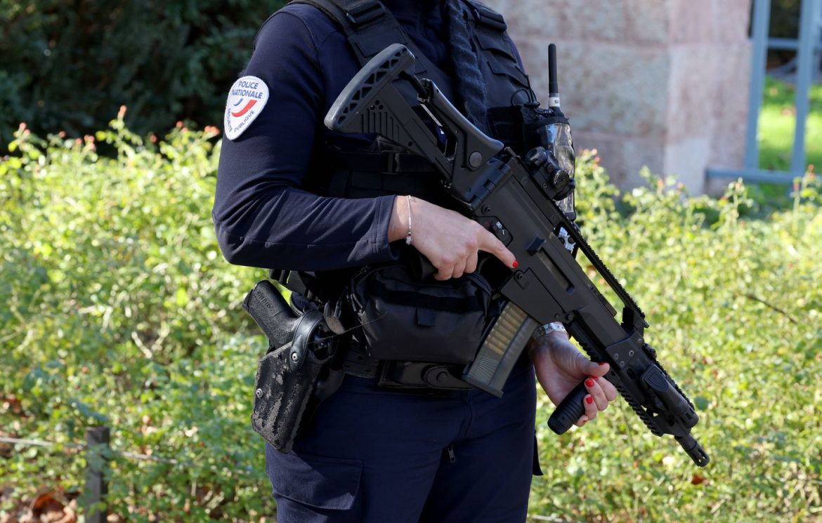 Villeneuve-d’Ascq : Agression de policiers par un couple nu armé