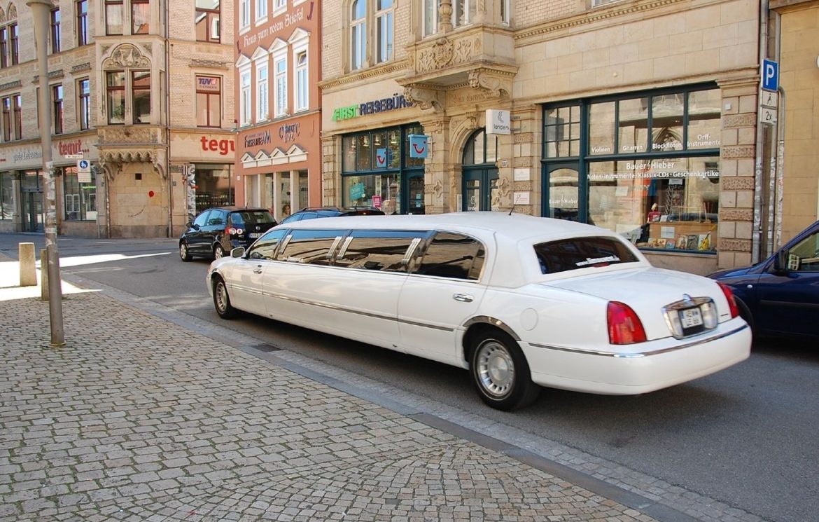 Limousine sans assurance gâche un enterrement de vie à Moissy-Cramayel