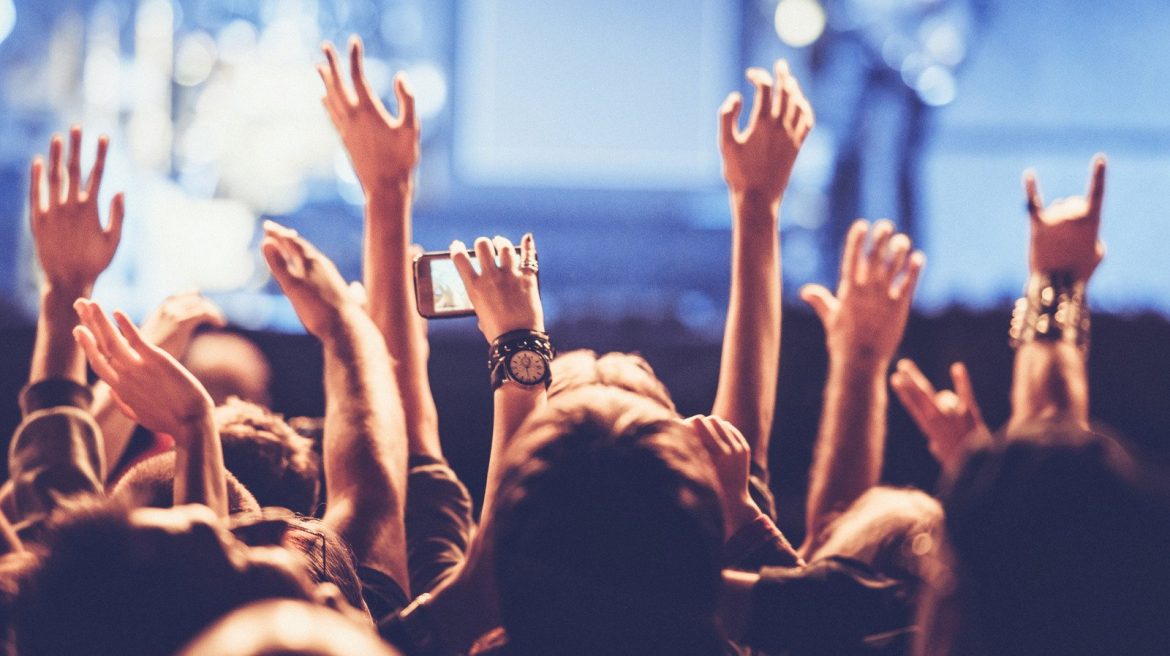 Poursuites absurdes de fans contre leurs musiciens favoris